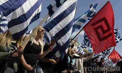Неонацисты в центре Афин